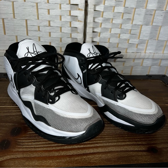 Kyrie Infinity TB 'White Black' 2022 Men’s 9 AMAZING CONDITION - Picture 3 of 11